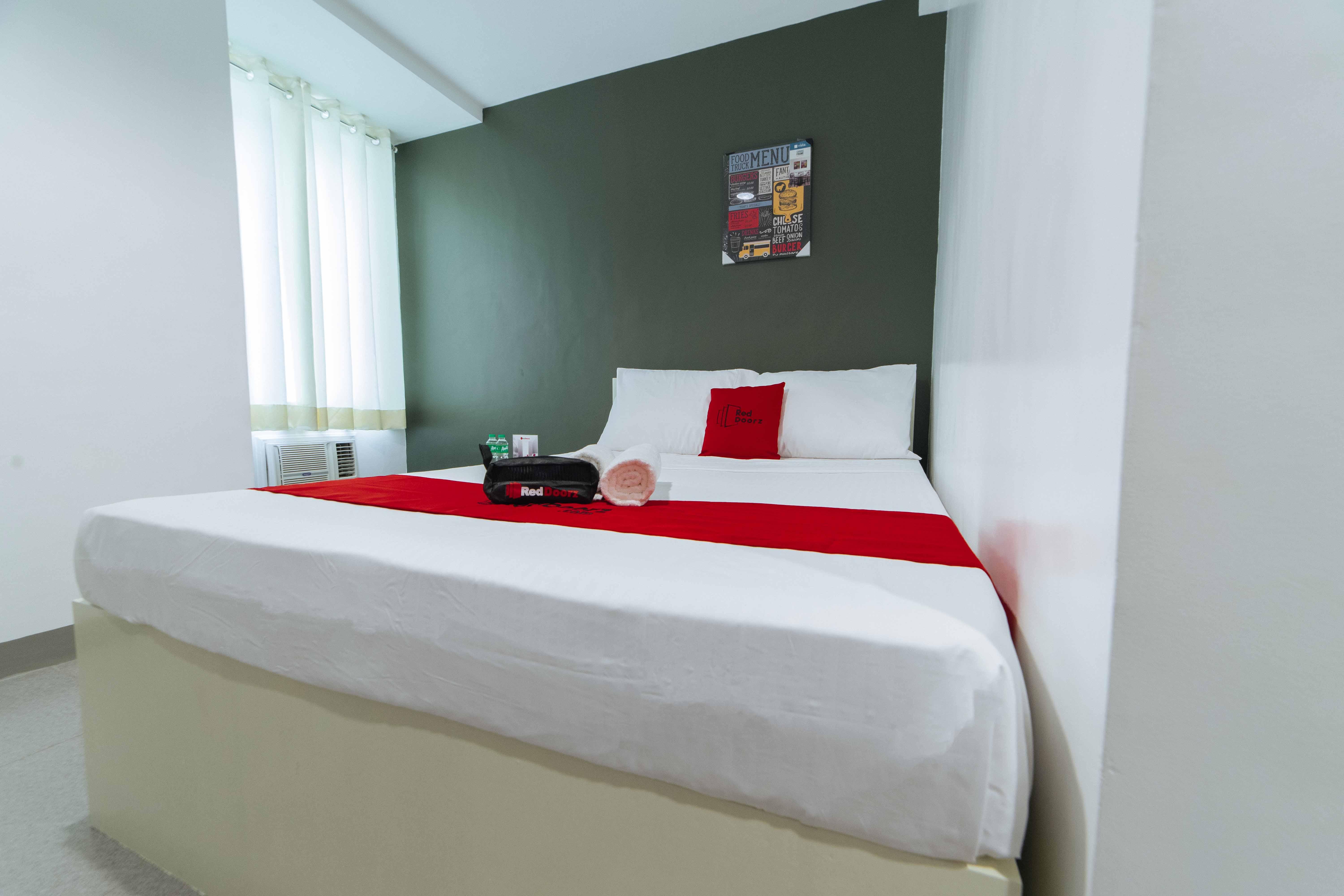 Reddoorz Plus @ Roxas Street Davao Экстерьер фото