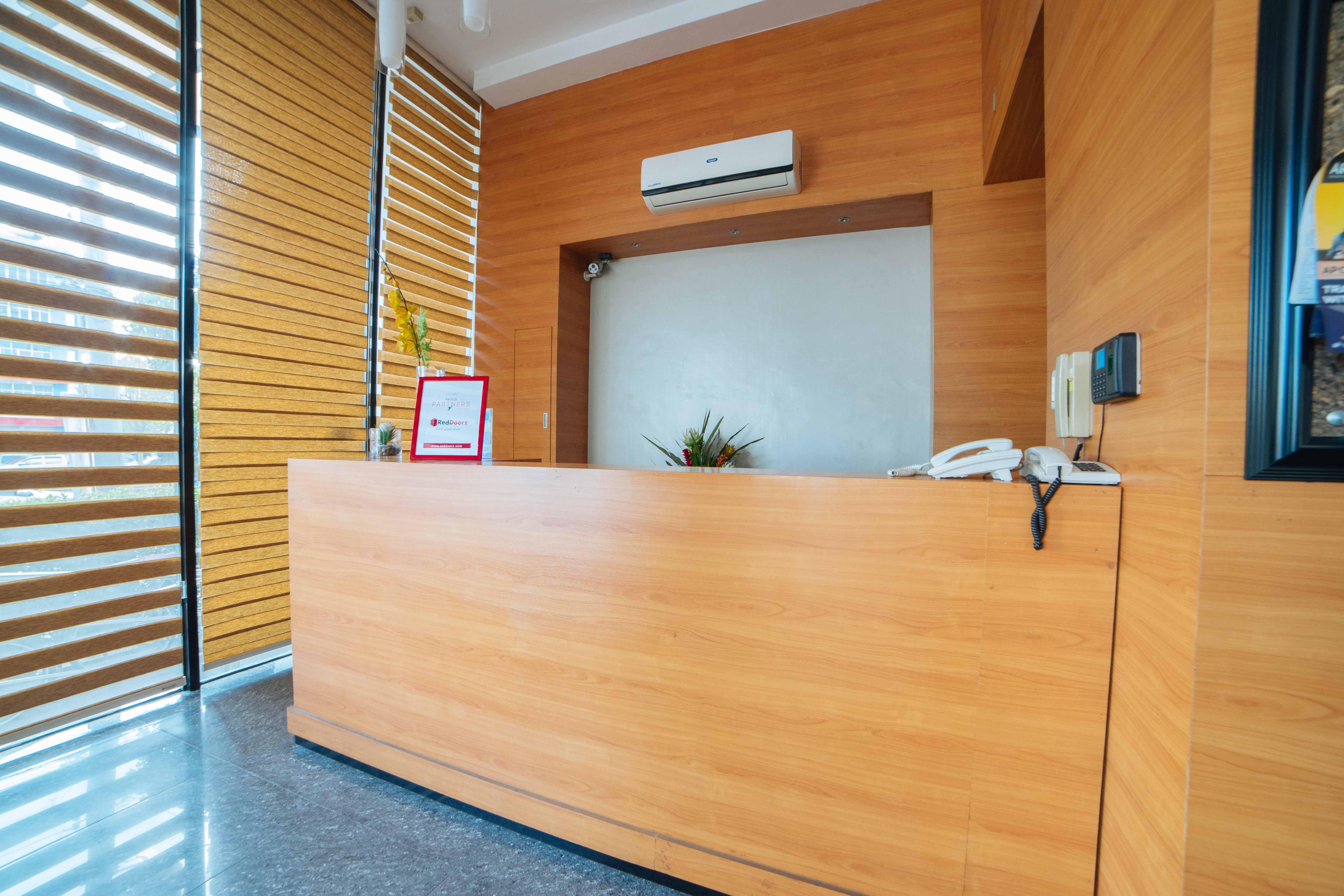 Reddoorz Plus @ Roxas Street Davao Экстерьер фото