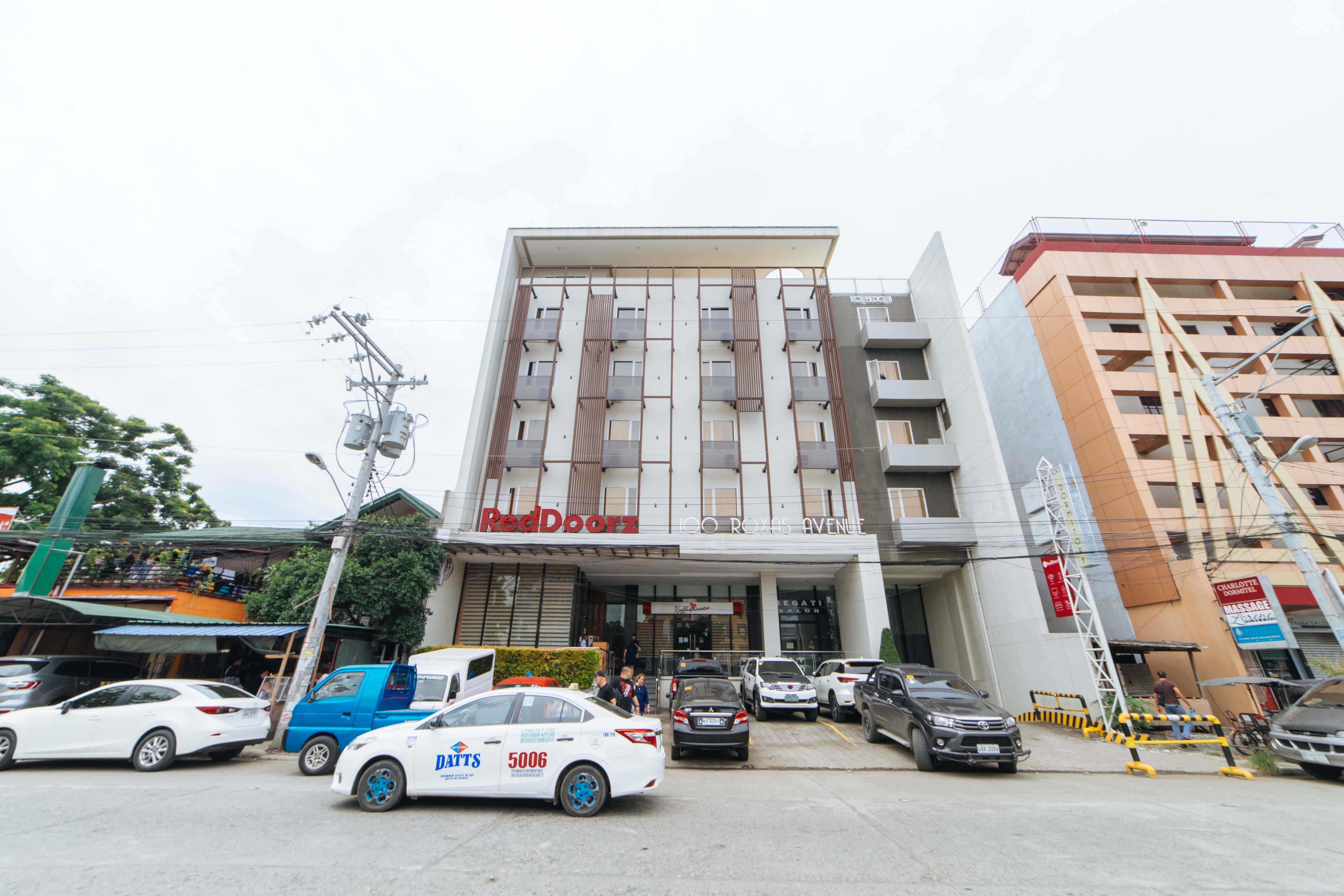 Reddoorz Plus @ Roxas Street Davao Экстерьер фото