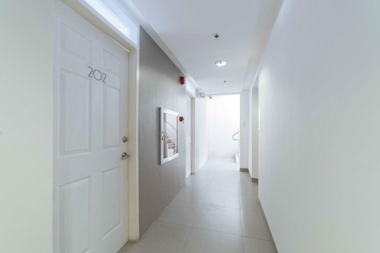 Reddoorz Plus @ Roxas Street Davao Экстерьер фото